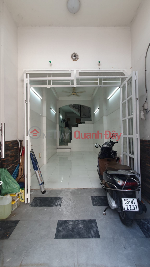ENTIRE FOR RENT 4 storeys 5 PN TO HIEN THANH CENTER DISTRICT 10 RENT PRICE 25 MILLION\/MONTH _0
