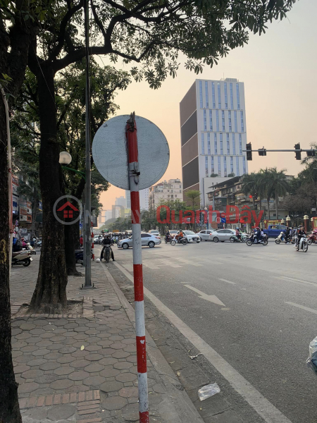 105m Approximately 18 Billion Hoang Quoc Viet Cau Giay Street. Sidewalk Football Super Awesome Business. Build an Apartment or Building Sales Listings
