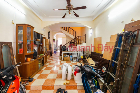 45m Front 5m Good Price 8 Billion Hoang Quoc Viet Street, Lot 2 Lot, Owner Thien Chi Need To Sell Fast _0