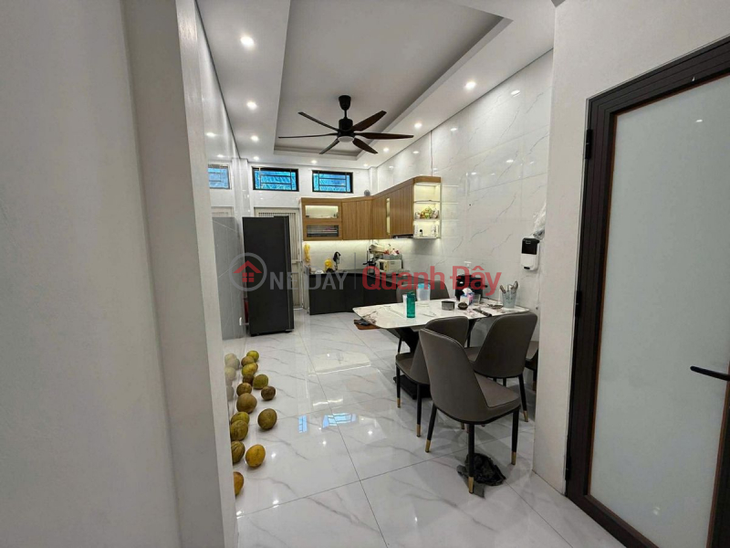 Beautiful 4-story house, 4 bedrooms, built by the owner, located on Vu Xuan Thieu Street, 49m2, priced at 9.3 billion VND, Long Bien District, Hanoi. Sales Listings