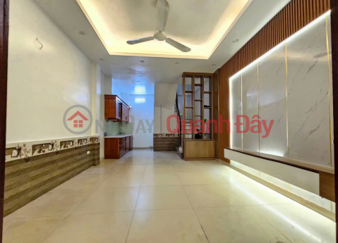 BEAUTIFUL 36m² HOUSE IN THACH BAN – CAR PARKING AVAILABLE – NEAR PARK – EXTREMELY REASONABLE PRICE _0
