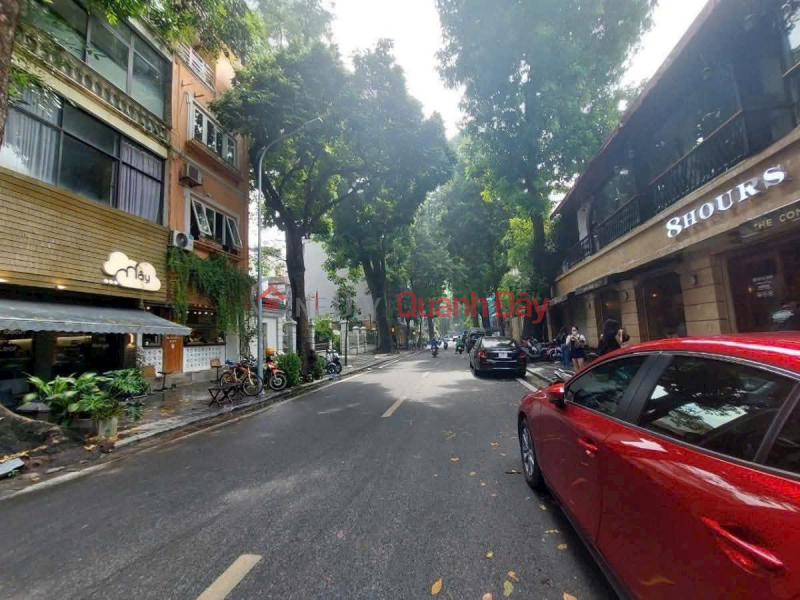 ANCIENT FRENCH VILLA - THE BEAUTY OF FRENCH ARCHITECTURE IN THE HEART OF THE CAPITAL.<br \\/> LOCATED RIGHT ON DANG THAI THAN STREET_HOAN KIEM Vietnam, Sales đ 17.5 Billion