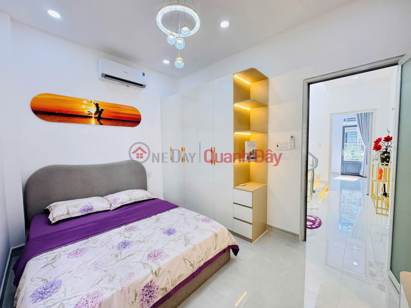 đ 7.75 Billion Car parked indoors - High-end interior