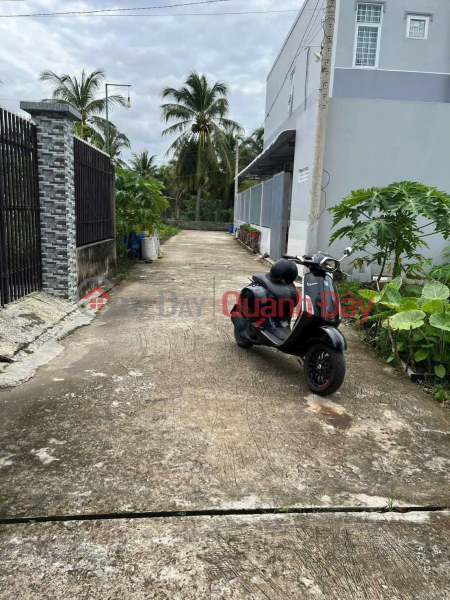PRIME LAND - GREAT PRICE - URGENT SALE OF A PLOT OF LAND WITH HIGH POTENTIAL IN PHU KHUONG WARD, BEN TRE CITY (near CFE 999 alley) | Vietnam | Sales đ 1.78 Billion