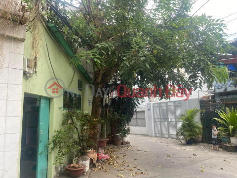 HOUSE FOR SALE IN THE CORNER OF THE CAR ALley IN BINH THANH DISTRICT - NO BORDER - ONLY 6 BILLION. _0