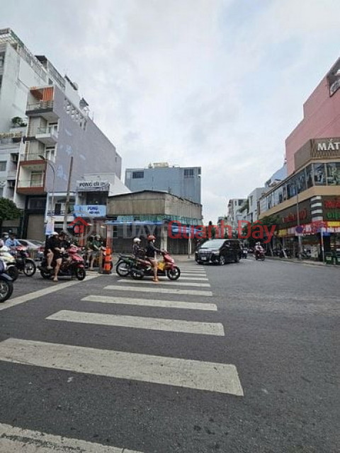 1 Ground Floor, 1 First Floor House, Front of Street 41, District 4 - Good Location for Business _0