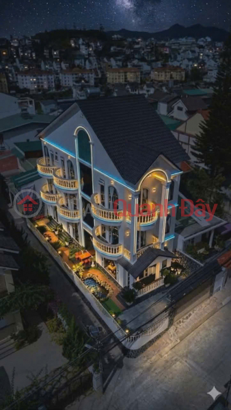 Villa for rent: 7 bedrooms, fully furnished with high-end furniture, parking space, price 60 million VND, located on Kim Dong Street, Da Lat. Rental Listings