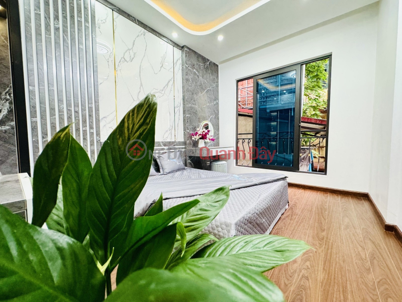 A little over 5 billion cars parked at Nguyen Trai Thanh Xuan street 40m 4 floors beautiful house to live in please contact 0817606560 Sales Listings