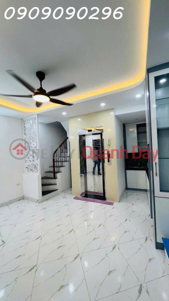 Rare! New House Quan Nhan, Thanh Xuan 32m2 - 5 Floors, Frontage 5.2m - Elevator - Full Furniture - 8.2 Billion Sales Listings