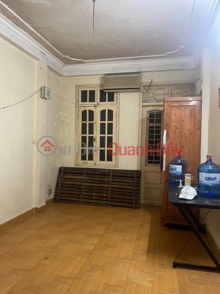 5-storey house for rent in Linh Quang alley, 33m² x 5 floors, 4 bedrooms. 11 million\\/month Rental Listings