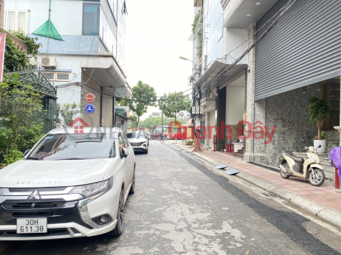 Owner offers to sell house on Thai Ha lane, 102m2, 19.79 billion. Prime location, highly profitable business _0