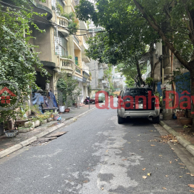 RARE BEAUTIFUL HOUSE ON NGUYEN VAN CU STREET - PLAYGROUND IN FRONT OF THE HOUSE - VIEW OF SMALL FLOWER GARDEN - RIGHT NEXT TO THE CONDITIONING POOL _0