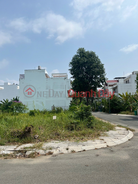 Selling a corner plot with two street frontages in the old Thu Thiem Villa residential area, District 2, at a good price – a rare opportunity. Vietnam Sales | đ 84 Billion