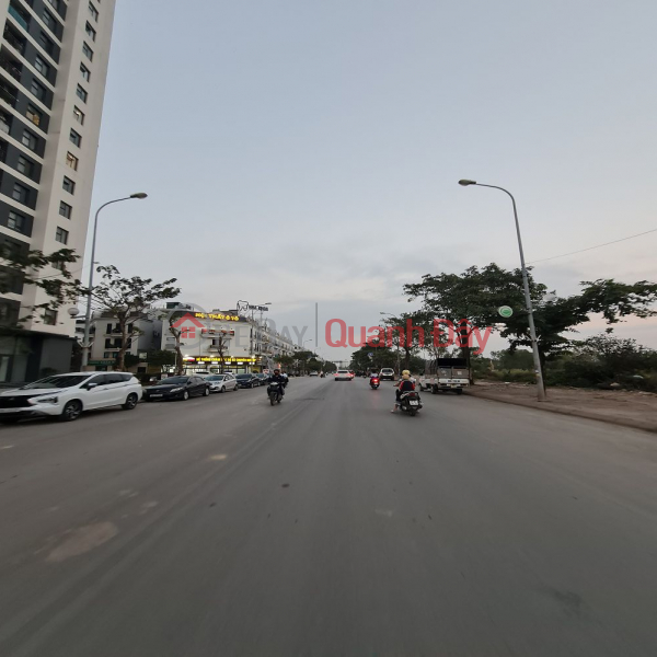 Gia Lam resettlement, near the lake, main road. 35m2 investment price. Contact 0989894845 Sales Listings