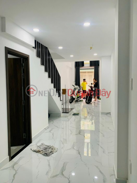 Whole house for rent, beautiful new house, car alley. _0