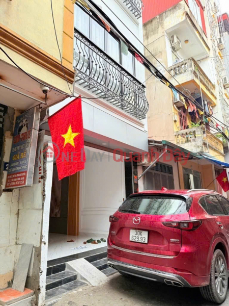 I sell a house on GIAP BAT LANE, owner's house, dedicated, well-kept. - 48m² × 6 floors - CARS can enter the house Sales Listings
