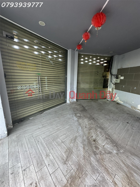 đ 33 Million/ month | Corner commercial space for rent on Nguyen Van Luong and Pham Van Chi streets, District 6, with beautiful view, suitable for cafe, shop, or office.