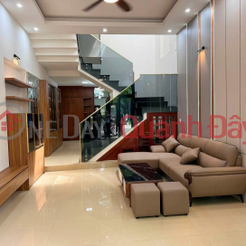 2-STORY HOUSE ON LE THIET STREET – 200m from the beach _0