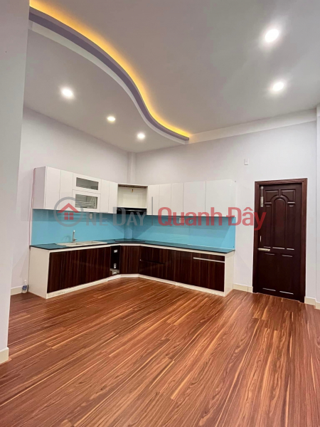 ₫ 4.7 Billion, Beautiful new 3-storey house in the center near 30\\/4 Da Nang street, fully furnished – 5m5 street, basement price