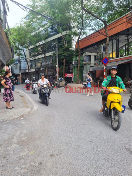 House for sale on Tam Khuong Street, Dong Da District. 82m Frontage 5m Approximately 15 Billion. Commitment to Real Photos Accurate Description. Owner Sales Listings