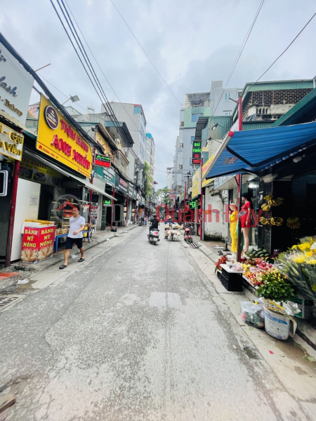 STREET FACE OF NAM TU LIEM VILLAGE 50M x 7 floors. More than 14 billion - BUSY BUSINESS AREA Sales Listings