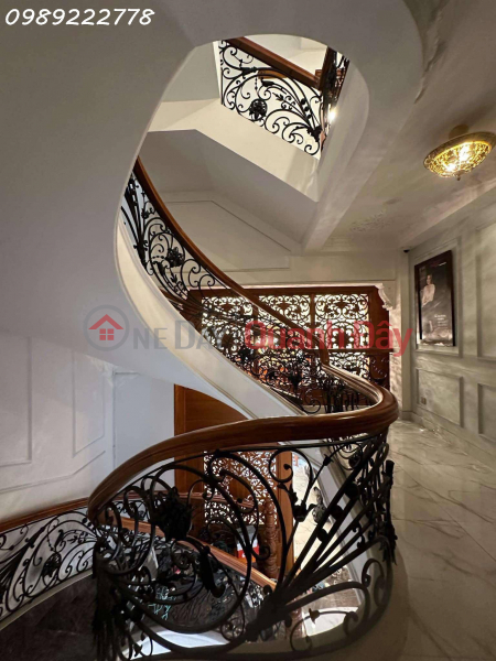 BEAUTIFUL SUPER PRODUCT IN BAU CAT, CAR SLEEPING INSIDE, 5x22M, 5 FLOORS, ELEVATOR, EXPANDING AT THE BACK, HIGH-CLASS INTERIOR AND PRE-CONSTRUCTION | Vietnam Sales, đ 16.5 Billion
