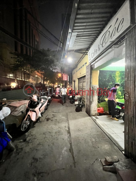 đ 10.5 Billion, House for sale on La Thanh Street, Dong Da District. 43m Approximately 10 Billion. Commitment to Real Photos Accurate Description. Owner Thien Chi Can