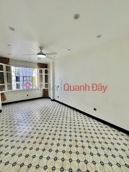 I am the owner selling a house on Truong Dinh - Tan Mai, 46m2, 5 floors, 1 attic, facing the alley, cars can go all the way to the house., Vietnam Sales đ 11.93 Billion