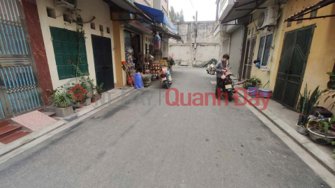 Bán nhà c4 khu 918 phúc đồng 35m đường oto tránh chỉ 7 tỷ 3 còn tl. LH 0936123469 _0