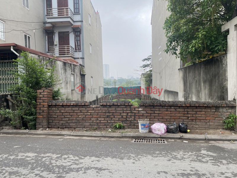 Super Beautiful Land in Co Linh Street, Area 260m2, Both Fronts are 8m, Beautiful Square, More than 14 Billion. Sales Listings