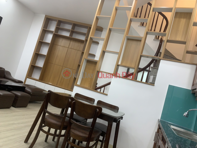 The owner sells house number 61\\/101. Tram Street, Long Bien Ward, Long Bien District, Hanoi Sales Listings