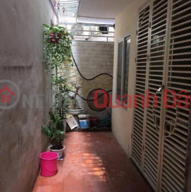 Cho thuê nhà nguyên căn ngõ 10 Nam Dư, 42m2 × 5 tầng, gồm 3 phòng ngủ, 4 vệ sinh, 9tr _0