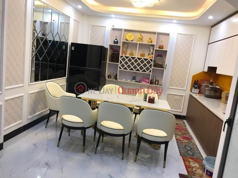 BEAUTIFUL HOUSE FOR TET - DIVISION, CIVILIZATION. 3 billion - 40m available 4-storey house, 4 bedrooms, stairs in the middle. Contact 0916731784 Sales Listings