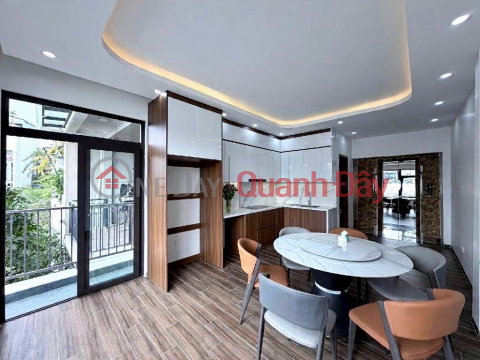 Lac Long Quan Street, 40m x 7 floors, elevator, 17.5 billion VND - 10m from the main street, parking available. _0
