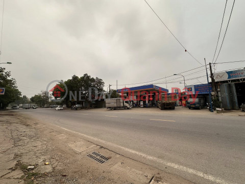 Owner urgently needs money and is selling land located on National Highway 3 - a road wide enough for many trucks to pass each other. _0