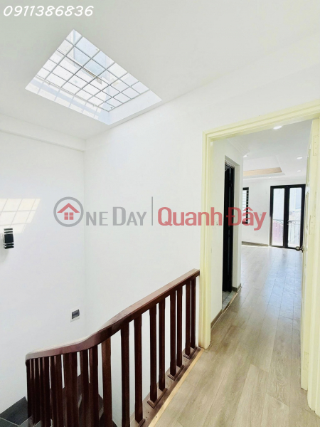 đ 15,9 tỷ Ô tô đỗ cửa Trần Thái Tông, Mới đẹp, Ban công cực mát, 40m*5T chỉ 15.9 tỷ