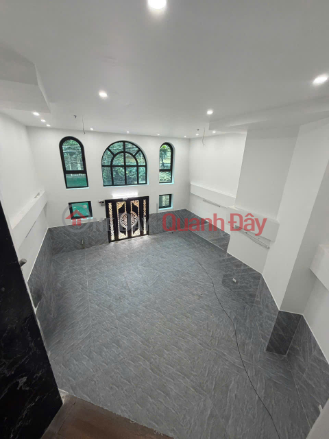 A MUST-SEE INVESTOR PROPERTY WITH CASH FLOW POTENTIAL - 7 floors - Nearly 20 rooms for rent in Khuong Trung area. _0