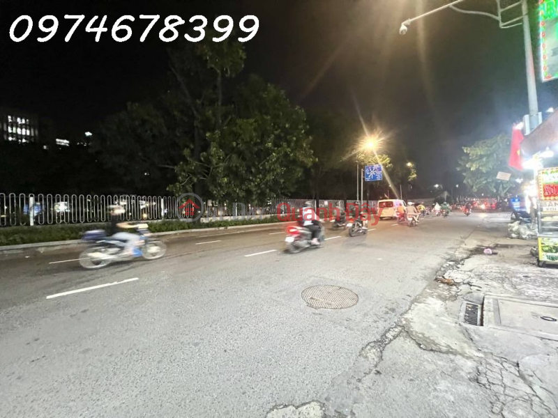 HOUSE IN GO VAP FOR SALE - LARGE AREA - RARE - SUITABLE FOR CONSTRUCTION OF SERVICE APARTMENT, BUILDING, VILLA. Sales Listings