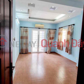 BEAUTIFUL 4-FLOOR HOUSE WITH NGUYEN KIM CAR HOT - 3 BEDROOMS - ALMOST 3\/2 _0