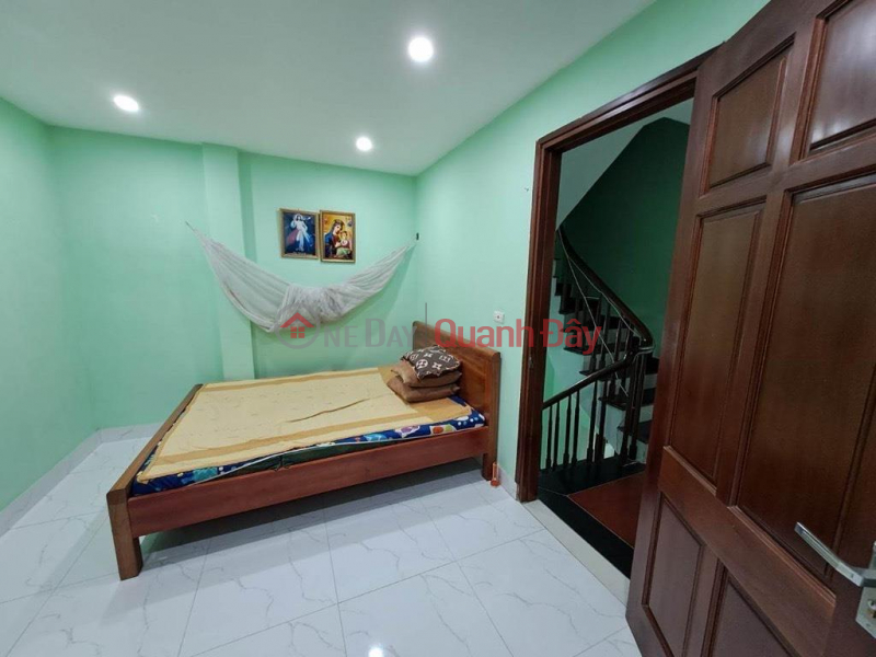 CÁCH ĐƯỜNG CHÍNH, BÃI GỬI XE 3 BƯỚC CHÂN - NHÀ ĐẸP TẶNG FULL NỘI THẤT 
TRUNG TÂM THANH TRÌ Việt Nam Bán | đ 3,5 tỷ