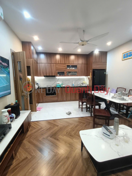 Extremely rare! House for sale on Pham Hong Thai street, 50m2, 4m frontage, slightly over 30 billion VND, excellent for business. Sales Listings