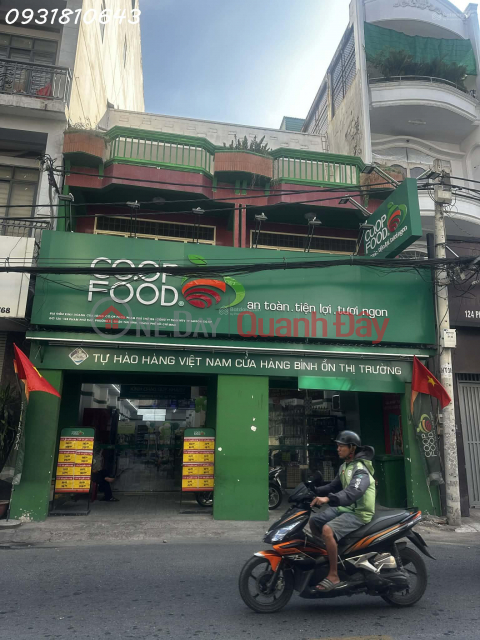 Whole house for rent on Pham Phu Thu street, 8m x 30m, currently operating as a Coop Mart supermarket. _0