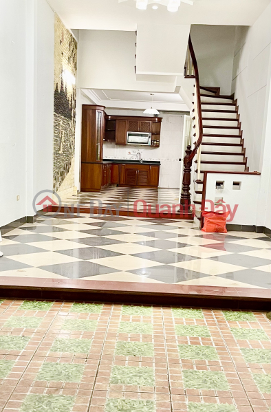 Whole house for rent Nguyen Khanh Toan, car 70m x 5 floors. price 30 million\\/month Rental Listings