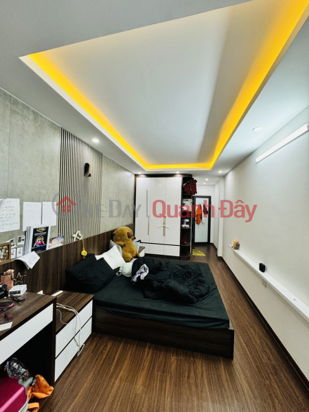đ 7.8 Billion, RARE - CORNER LOT - FULL FURNITURE - 3 BEDROOMS WITH FULL FUNCTION - A FEW STEPS TO CAR - NEAR WEST LAKE.
