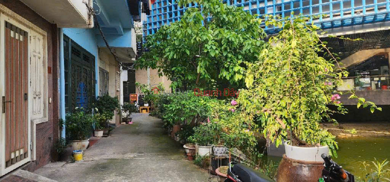 Property Search Vietnam | OneDay | Residential Sales Listings House for sale on Hao Nam Street, Lake view, Near street, Two open spaces, 51 meters, Price: 10.2 billion.