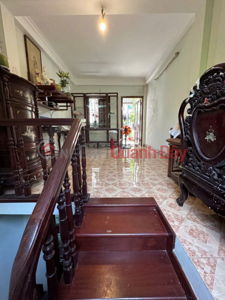 Only 1 apartment in Hoan Kiem district, Ly Nam De street, 32m, 4 floors, near the street, right away, a little over 10 billion, contact 0817606560 Sales Listings