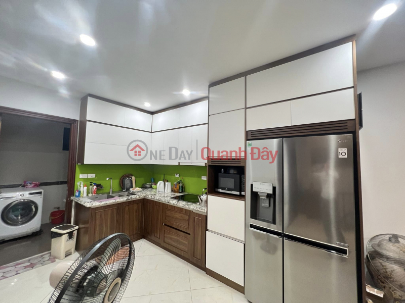 Property Search Vietnam | OneDay | Residential, Sales Listings, 170m 9 Floor Ba Mau Dong Da Lake. Champion Business Building. Car Stops Park 2 Ways.