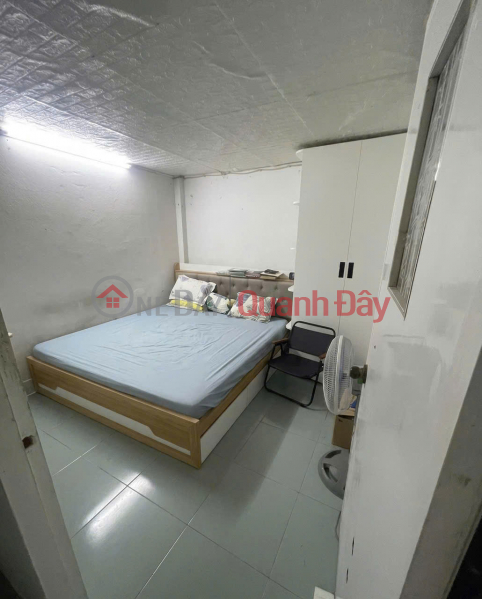đ 3.3 Billion House with mezzanine for sale in a car-accessible alley off Nguyen Van Hue Street - right next to the main road.