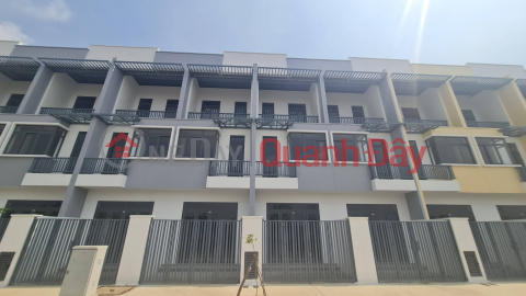 Nhà phố KCN Phước Đông, giá chỉ từ 1,8 tỷ _0