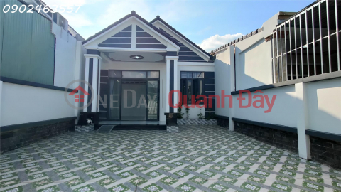 Bán Nhà Mái Thái 7.6m x 32m - Hướng Đông, Gần Tiện Ích Xã Hội\